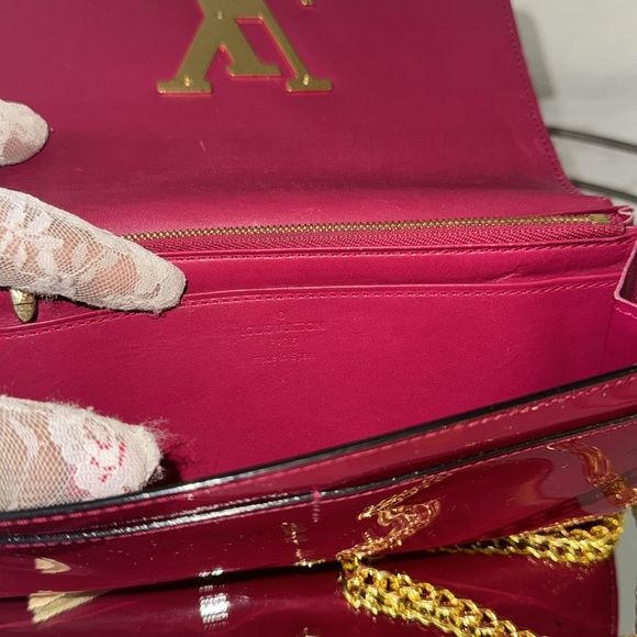 Authentic Louis Vuitton Portefeiulle Louise Patent Leather Long Bifold Wallet - Picture 7 of 16